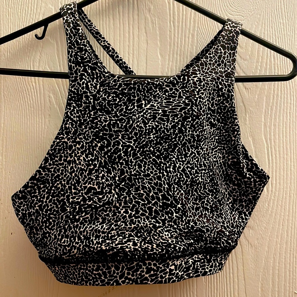 Lululemon high neck energy bra